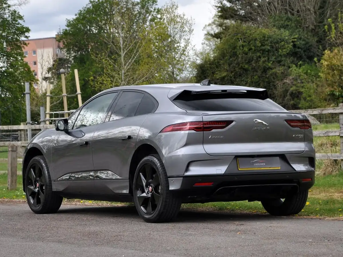 2021-jaguar-i-pace-ev400-se-big-45
