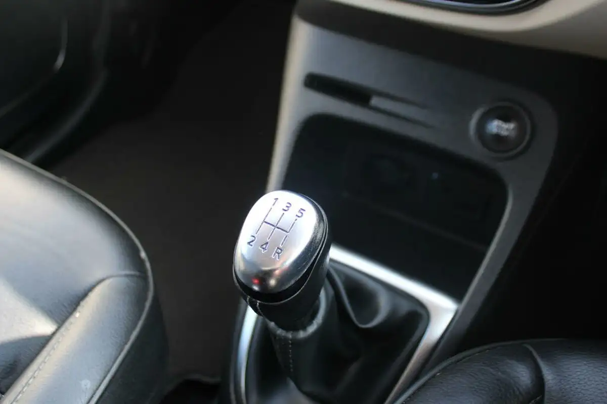 2019-renault-captur-09-tce-gt-line-big-18