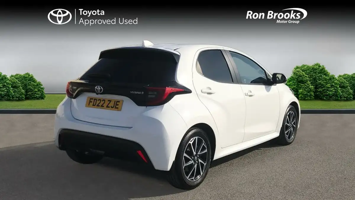 2022-toyota-yaris-15-vvt-i-design-big-1