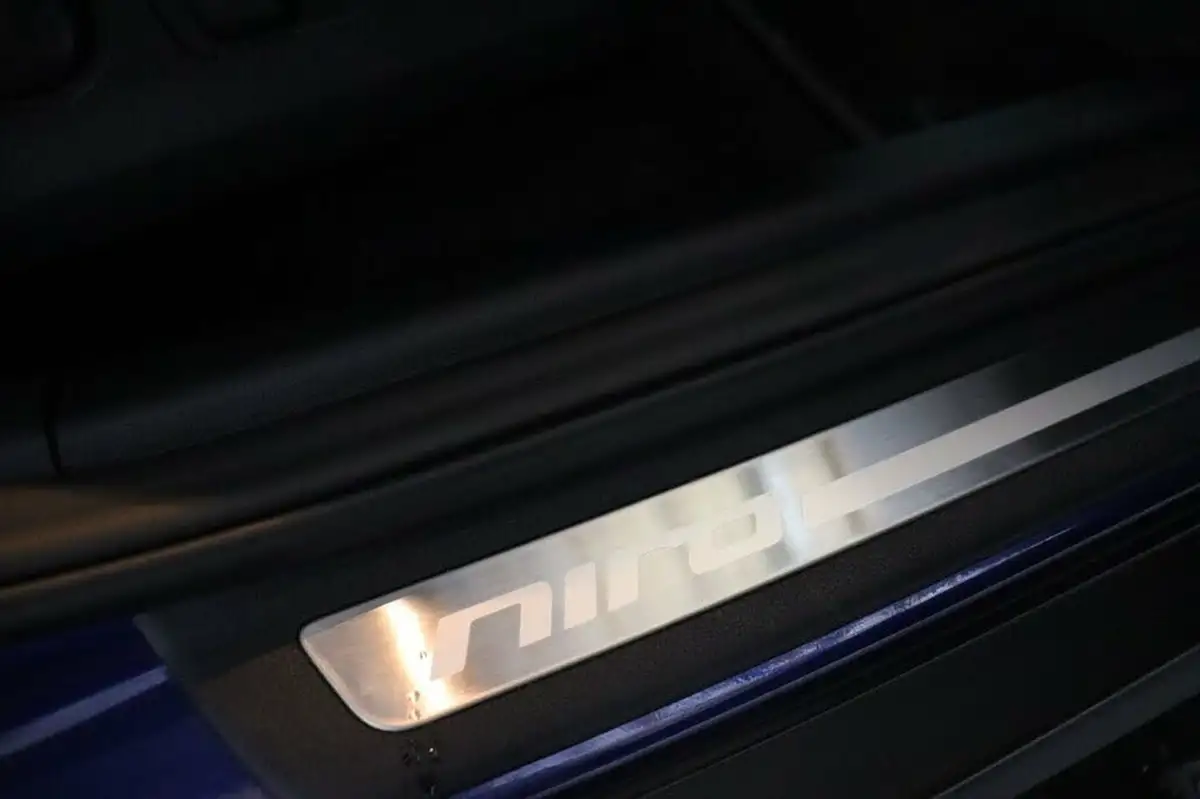 2021-kia-e-niro-ev-3-big-19