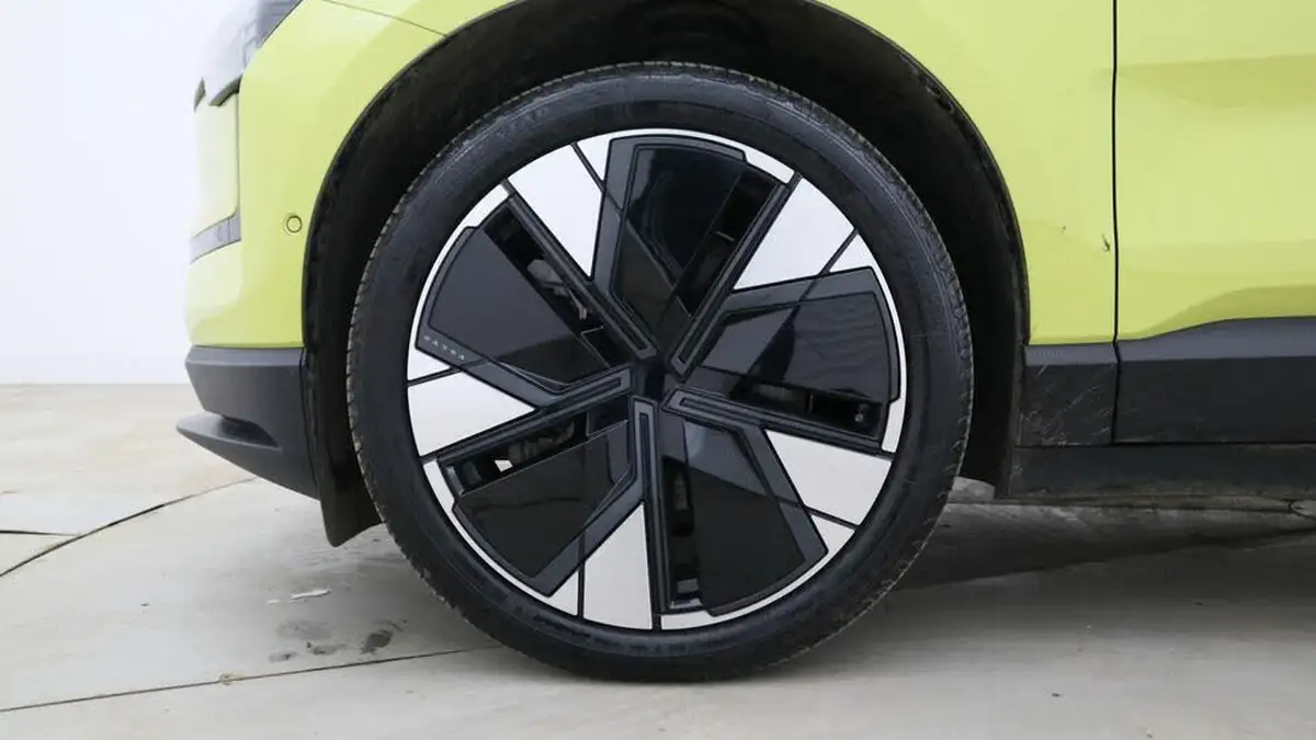 2024-volvo-ex30-e-twin-ultra-big-15