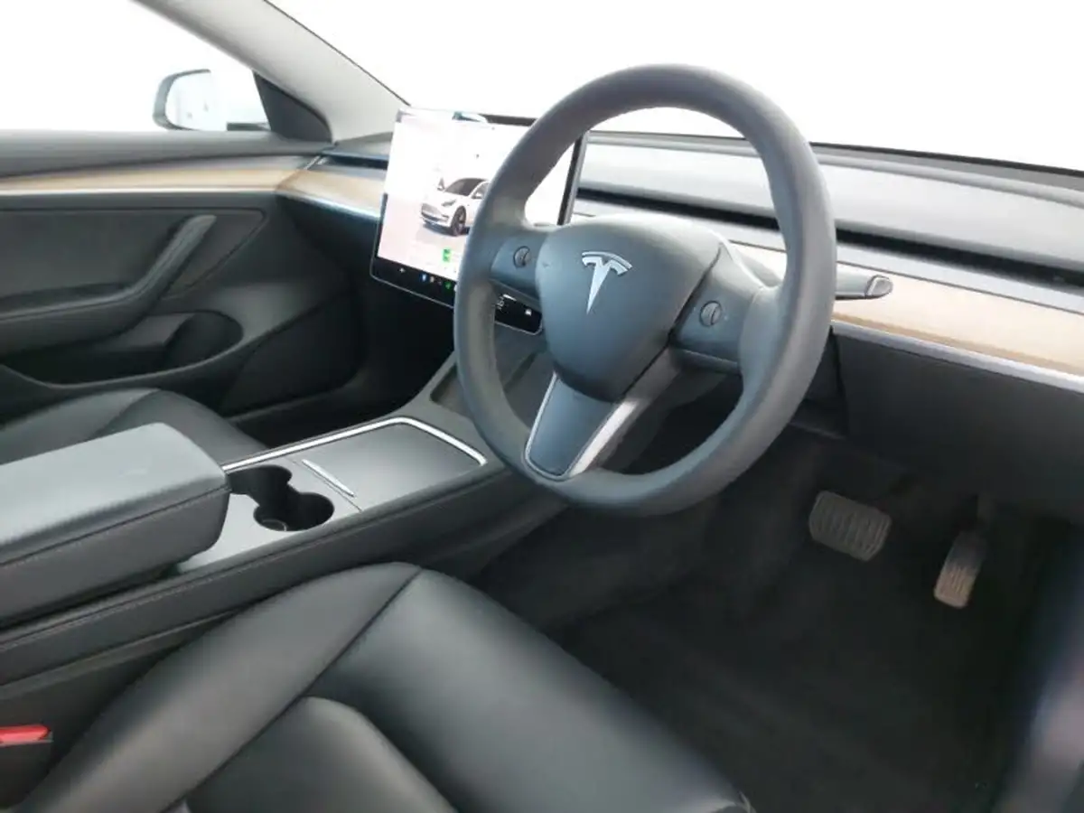 2022-tesla-model-3-e-long-range-big-10