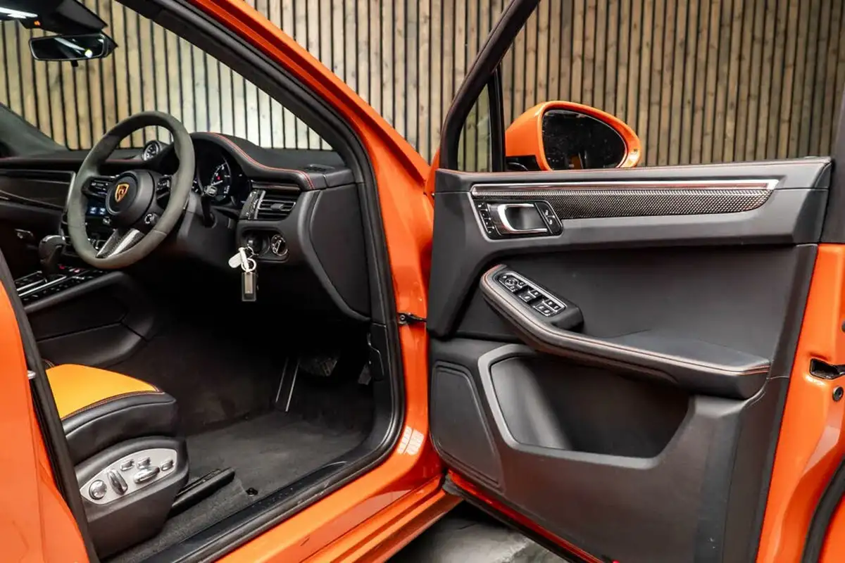 2023-porsche-macan-20-big-29