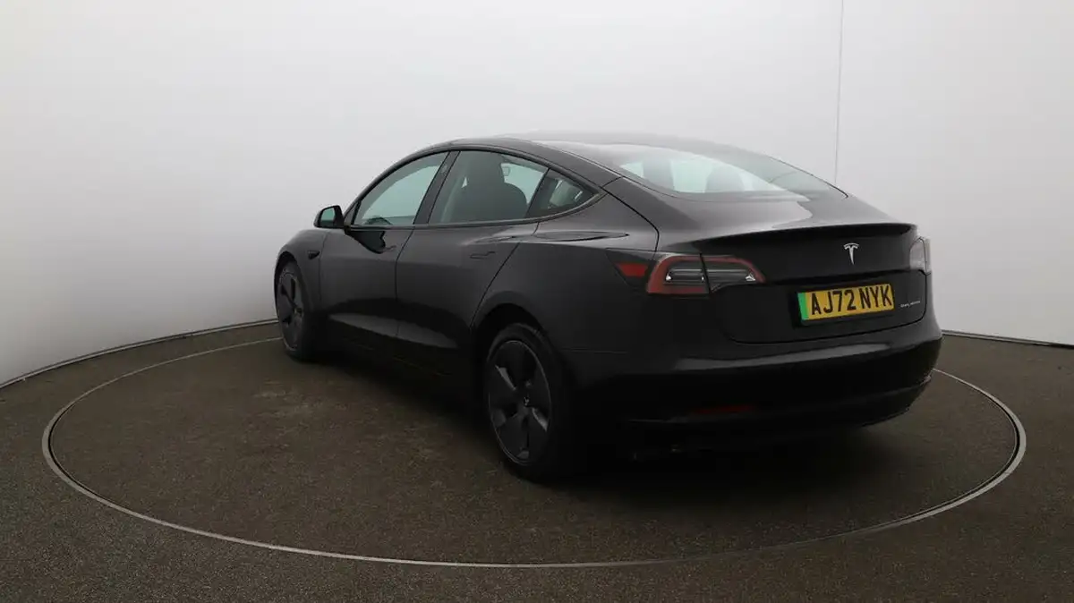 2022-tesla-model-3-e-long-range-big-53