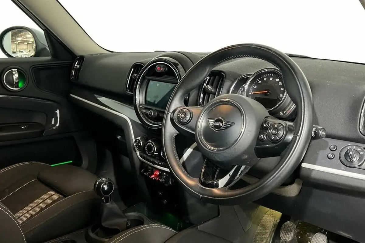 2018-mini-countryman-20-cooper-s-ss-big-6