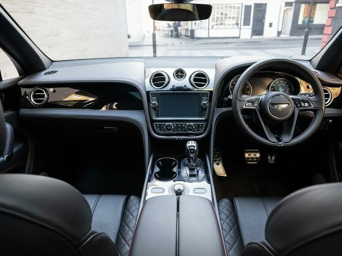 2019-bentley-bentayga-40-v8-big-20