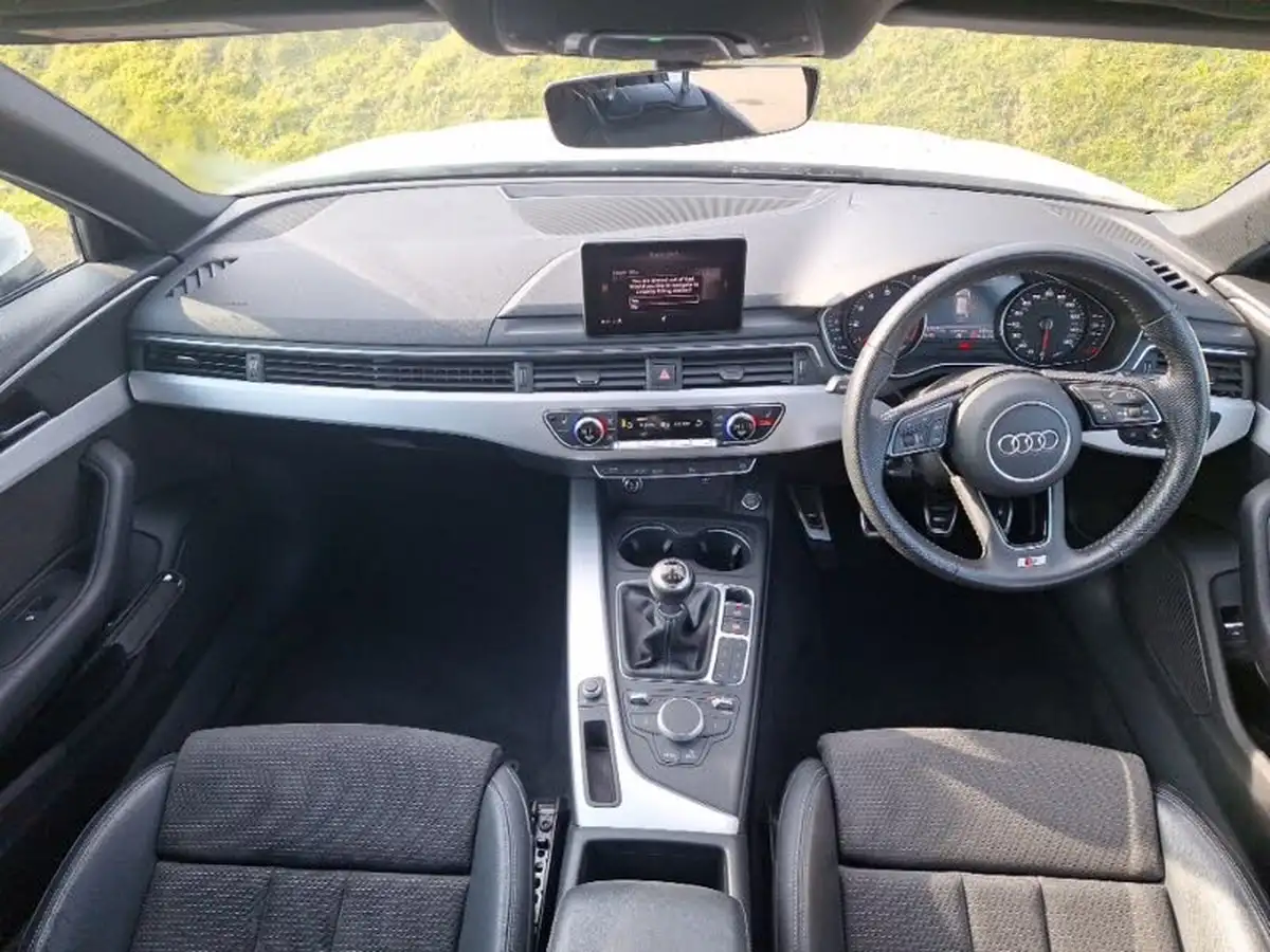 2019-audi-a4-avant-20-35-tfsi-s-line-big-2