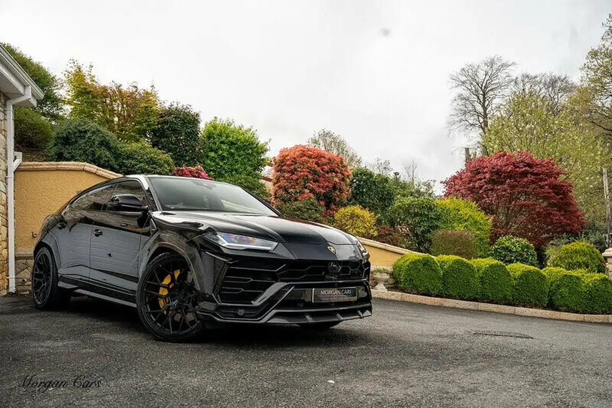 2020-lamborghini-urus-40-no-trim-big-21