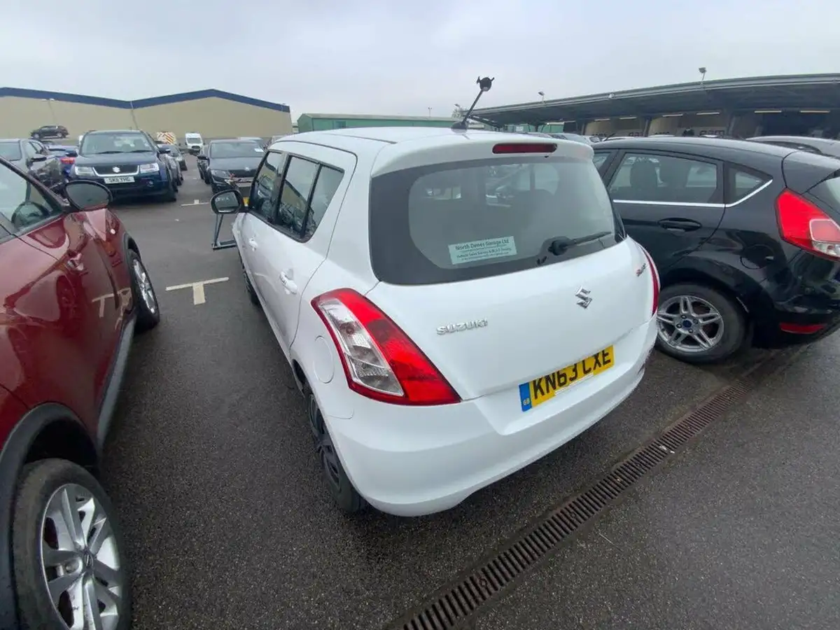 2013-suzuki-swift-12-sz2-5d-big-2