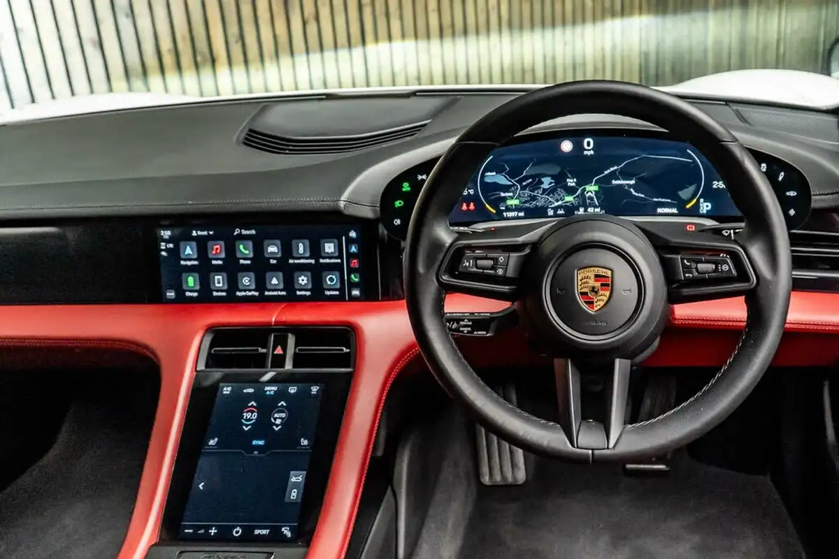2021-porsche-taycan-e-4s-530ps-big-24