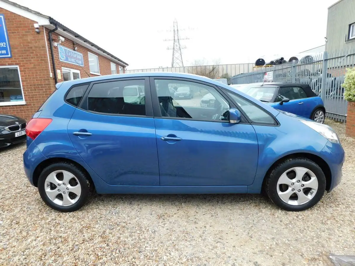 2014-kia-venga-16-3-sat-nav-isg-big-1