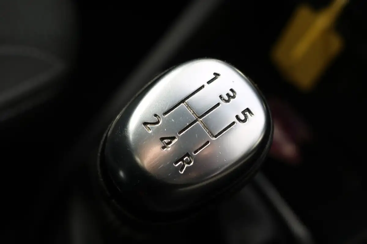 2018-renault-clio-09-tce-play-90ps-big-26