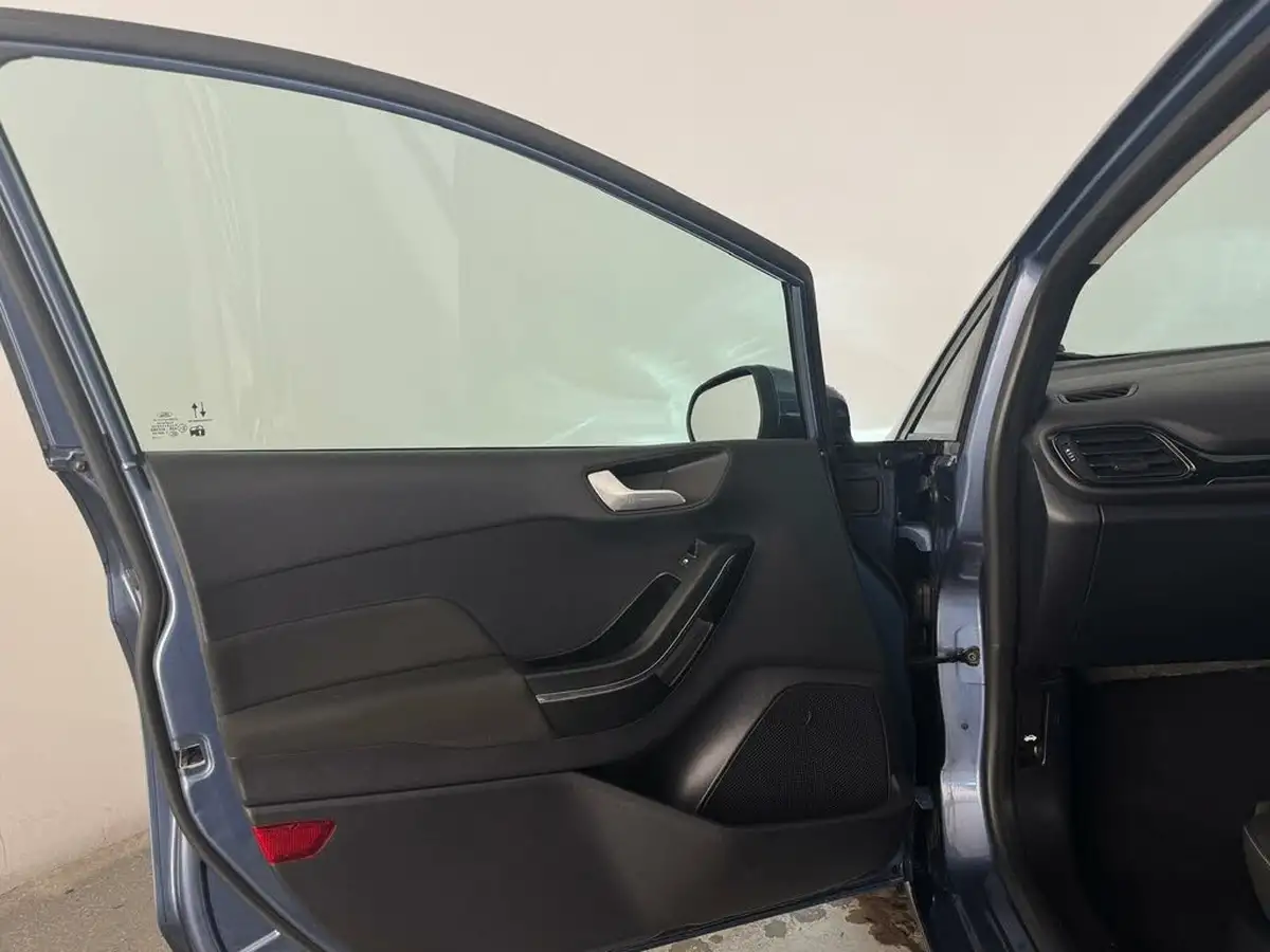 2023-ford-fiesta-10t-titanium-125ps-hybrid-mhev-big-8