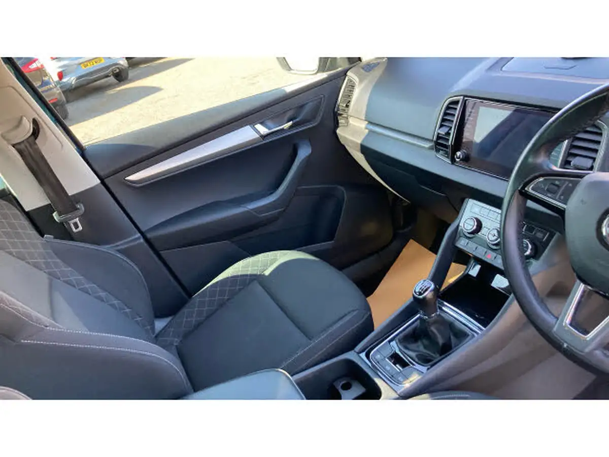 2020-skoda-karoq-10-tsi-se-115ps-big-13