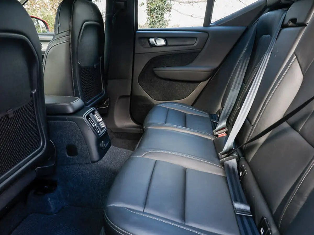 2021-volvo-xc40-15-t5-inscription-262bhp-big-5