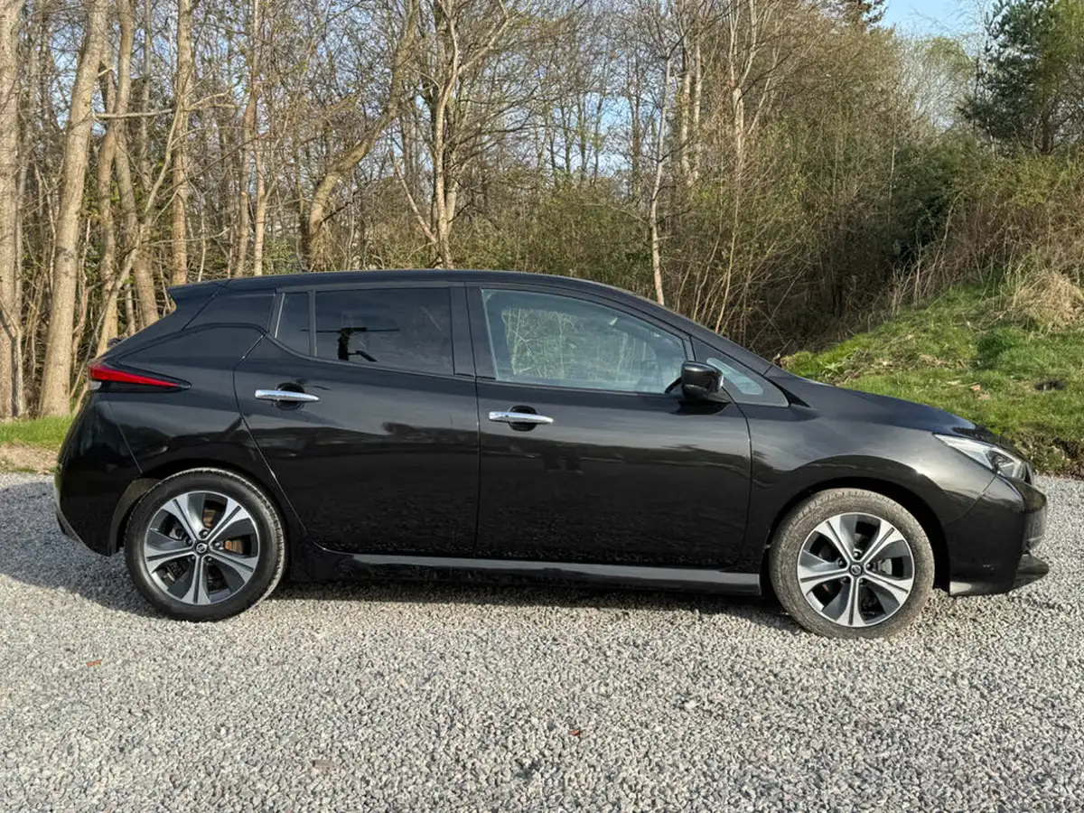 2020-nissan-leaf-e-n-connecta-big-1