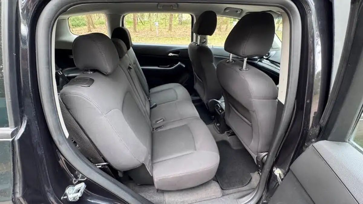 2011-chevrolet-orlando-20td-lt-163ps-auto-big-3