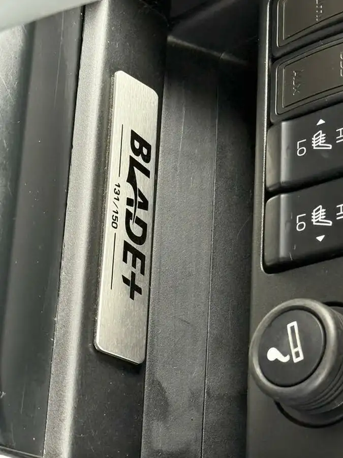 2020-isuzu-d-max-19td-blade-canopy-auto-big-21