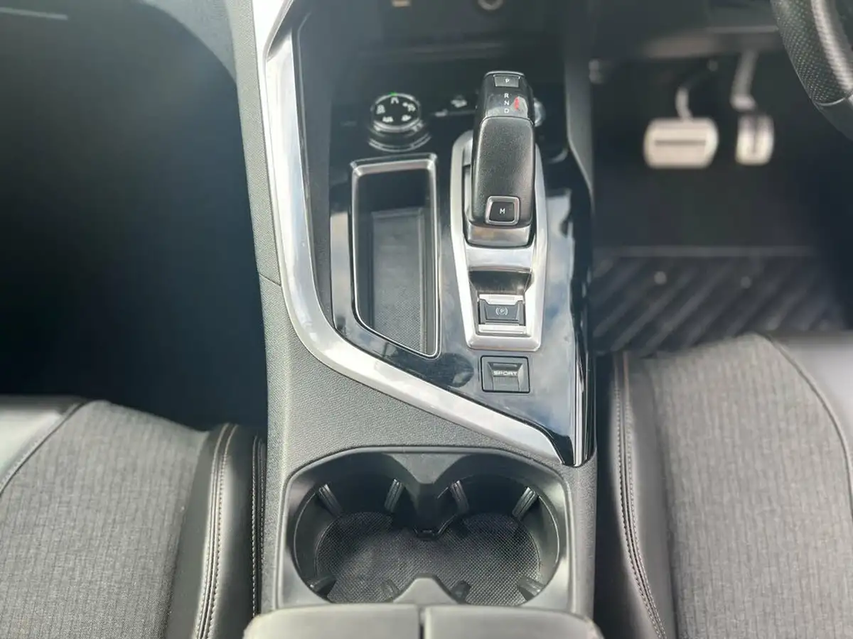 2018-peugeot-5008-suv-16-thp-gt-line-big-35