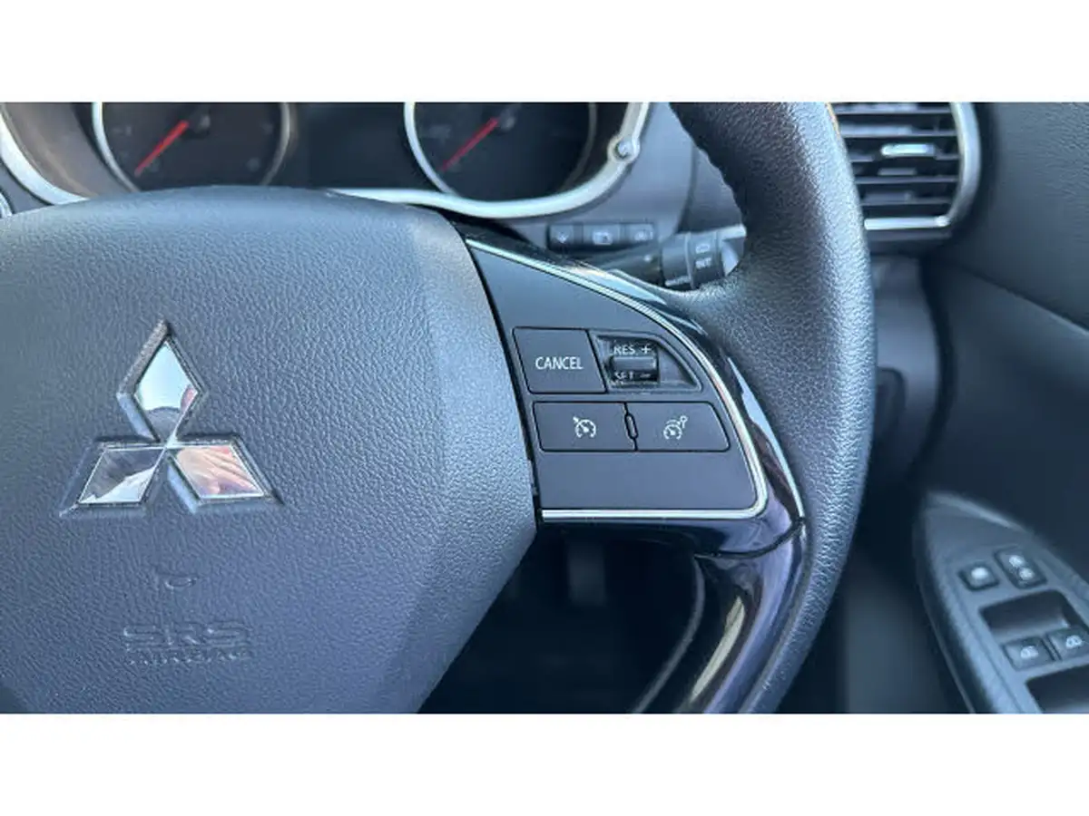 2019-mitsubishi-eclipse-cross-15-4-big-26
