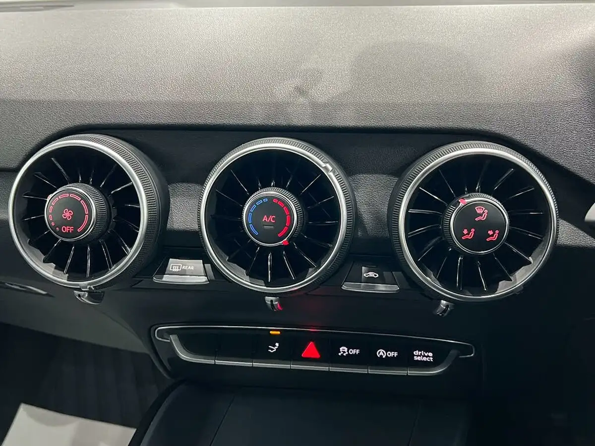 2016-audi-tt-coupe-20-tdi-s-line-big-37
