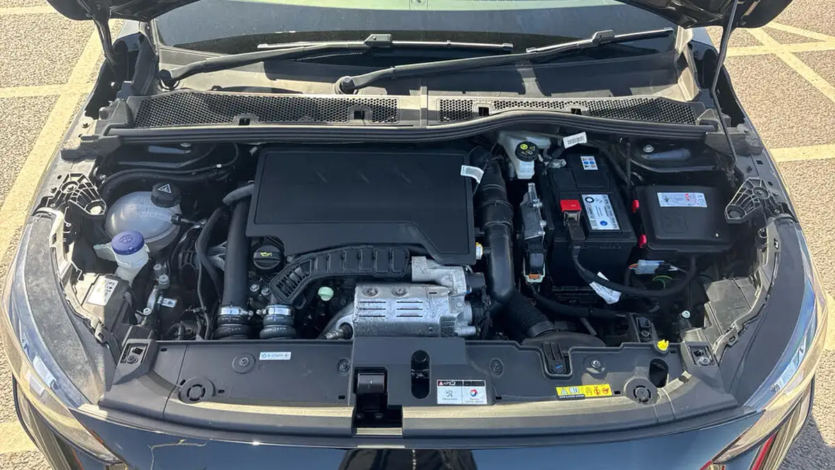 2021-peugeot-208-12-puretech-allure-premium-100bhp-eat8-big-17