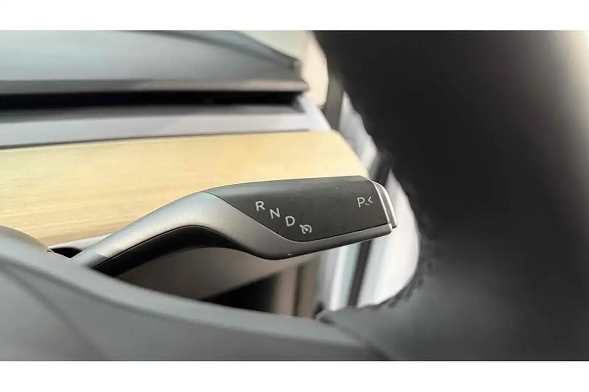 2023-tesla-model-y-e-long-range-big-26