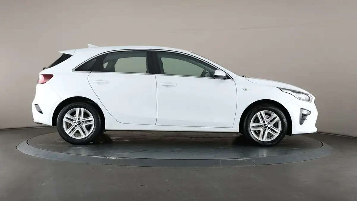 2021-kia-ceed-16crdi-2-nav-114bhp-adap-hatchback-big-52