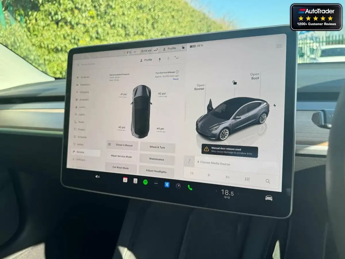 2022-tesla-model-3-e-rwd-big-23