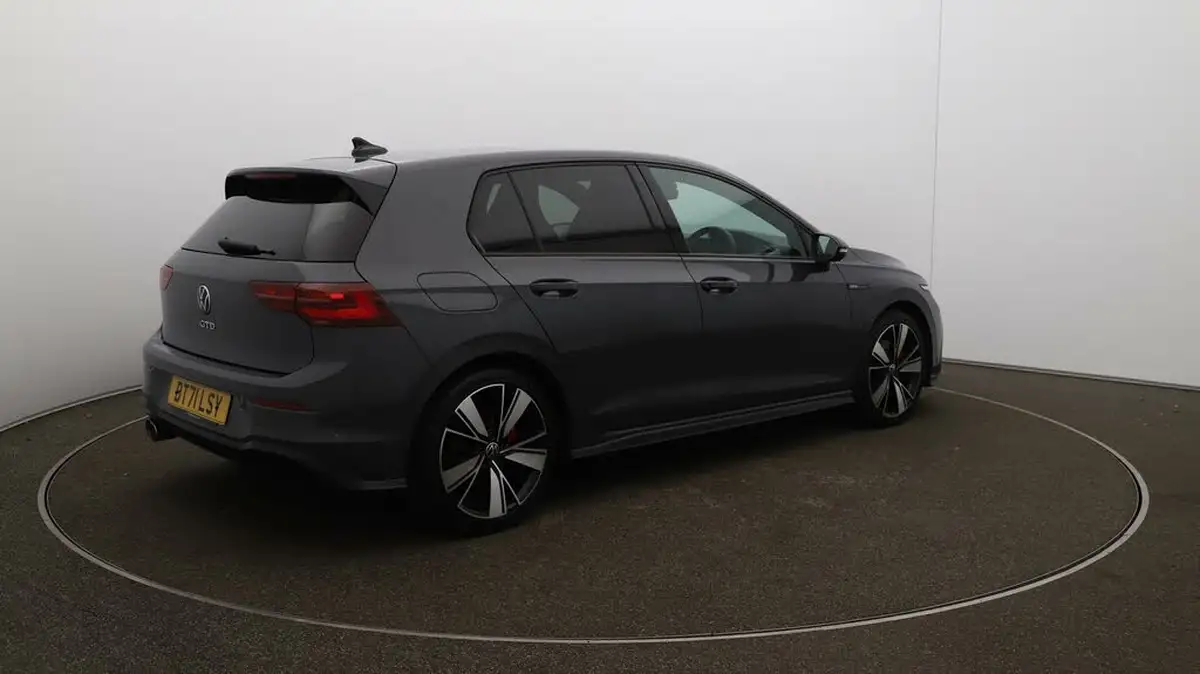 2021-volkswagen-golf-20tdi-gtd-big-46