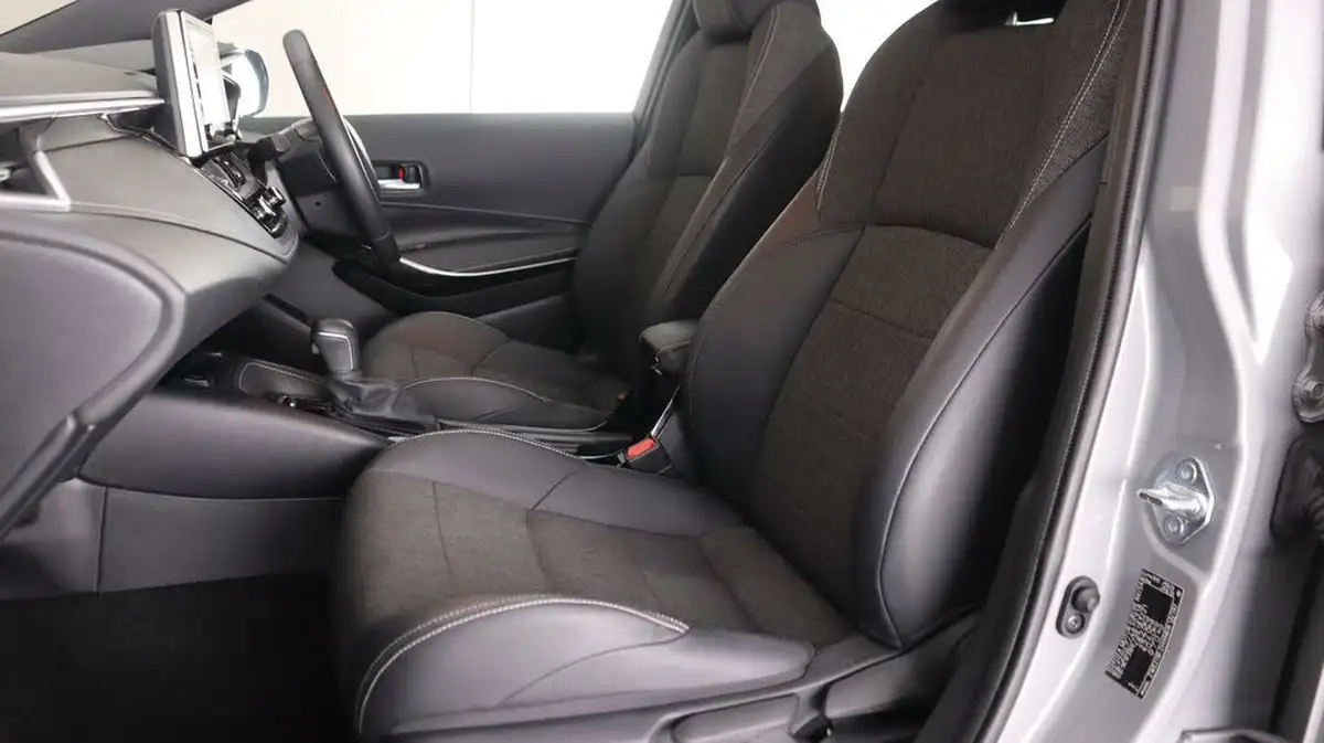 2021-toyota-corolla-18-vvt-i-design-spare-wheel-hatchback-5d-big-13