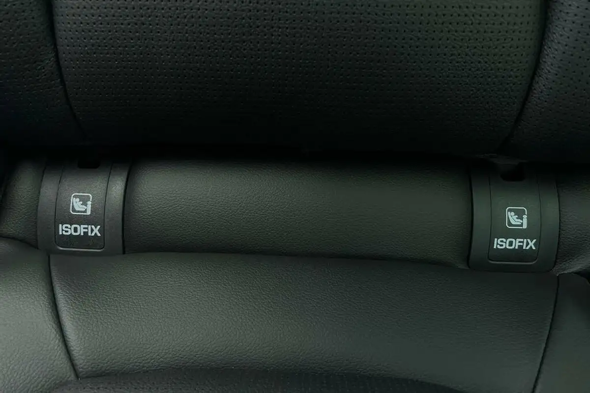 2024-jaguar-f-pace-20-d200-r-dynamic-se-black-90th-anniversary-edition-big-32