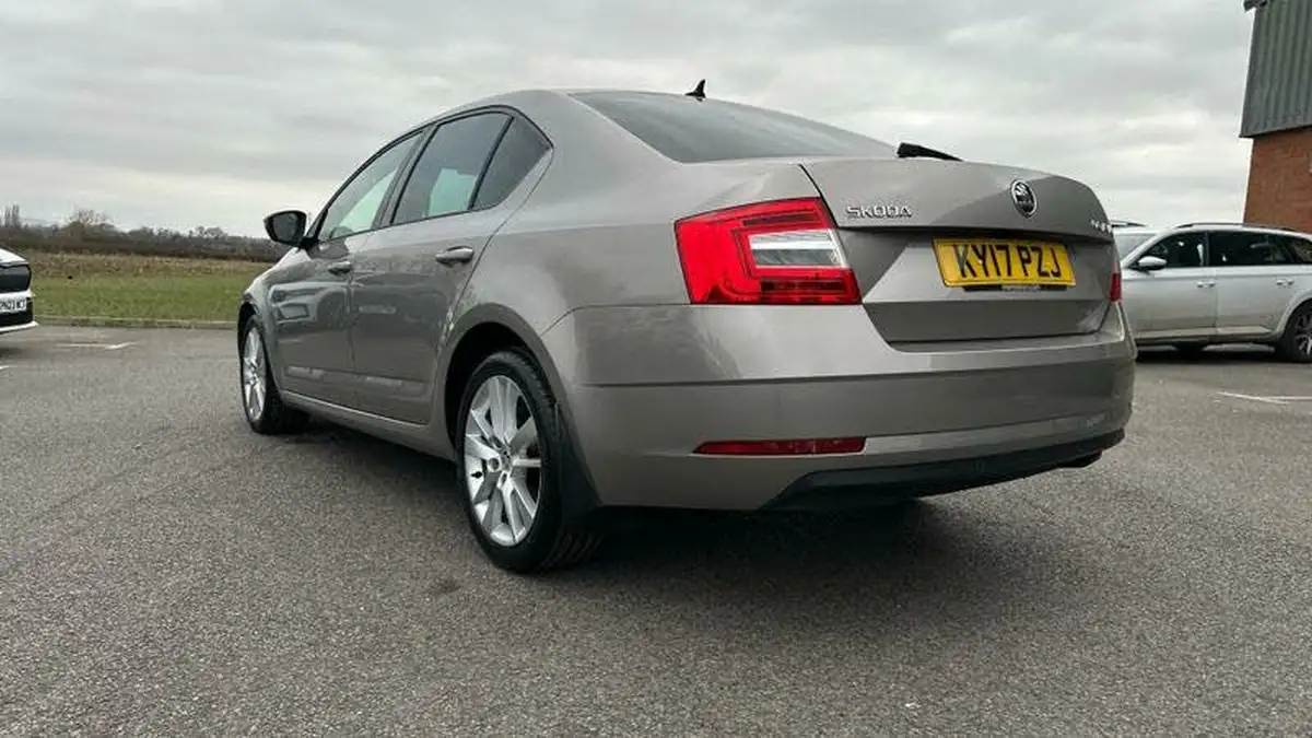 2017-skoda-octavia-14-tsi-se-l-hatchback-dsg-big-23