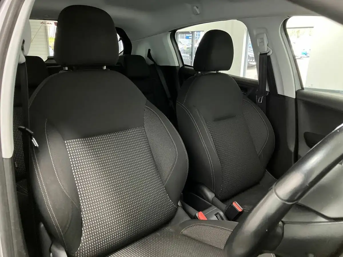 2019-peugeot-208-12-puretech-tech-edition-82bhp-big-22