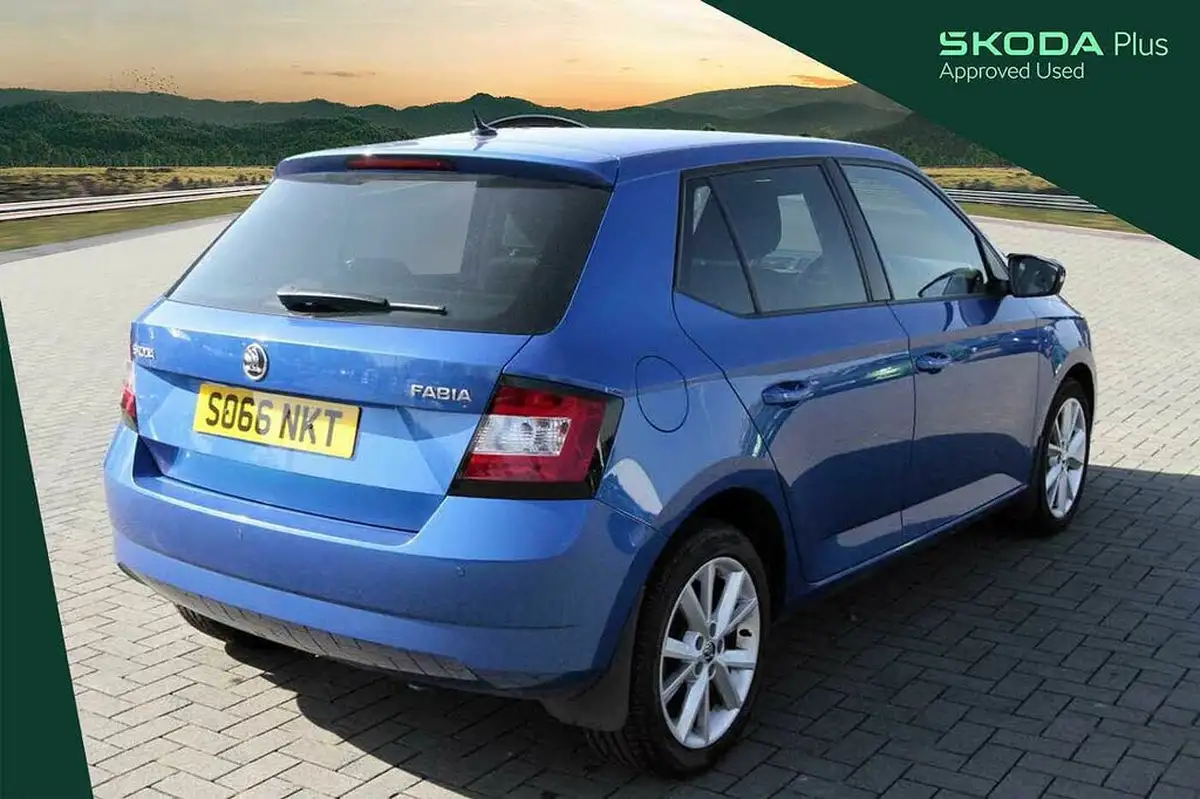 2016-skoda-fabia-big-10