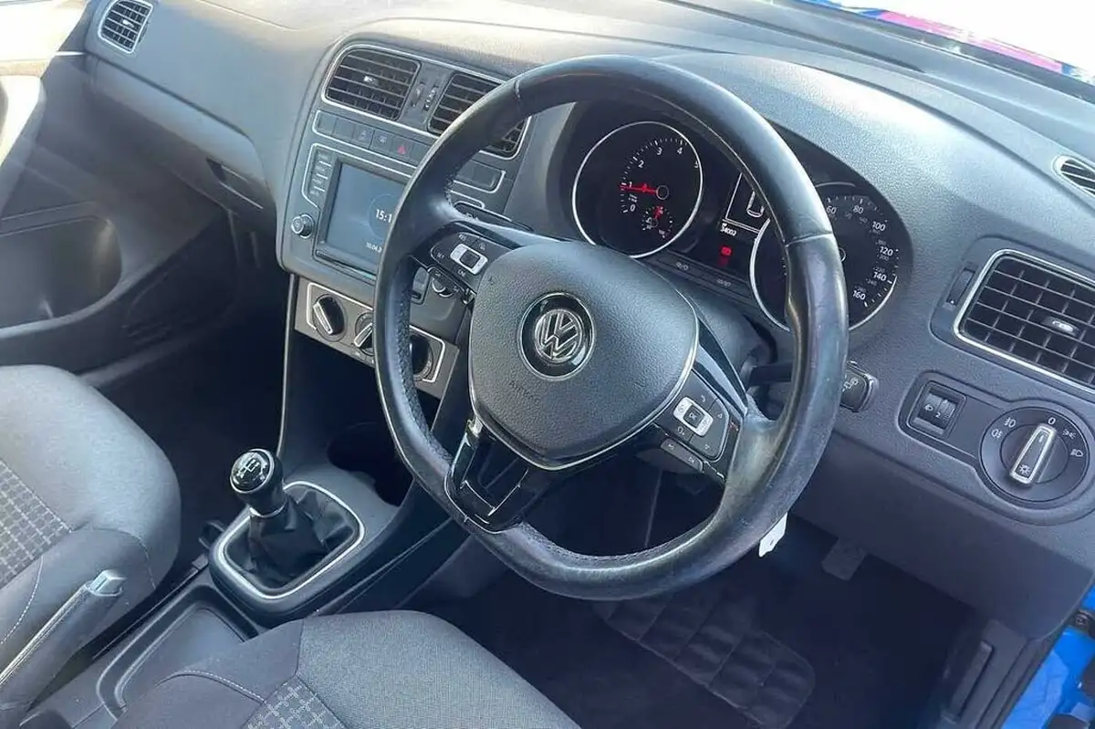 2016-volkswagen-polo-12-tsi-match-5d-big-5