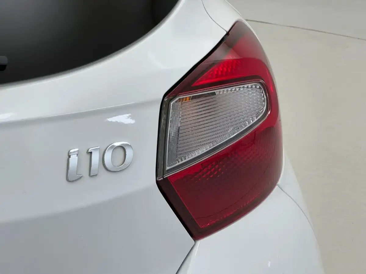 2021-hyundai-i10-10-premium-big-32