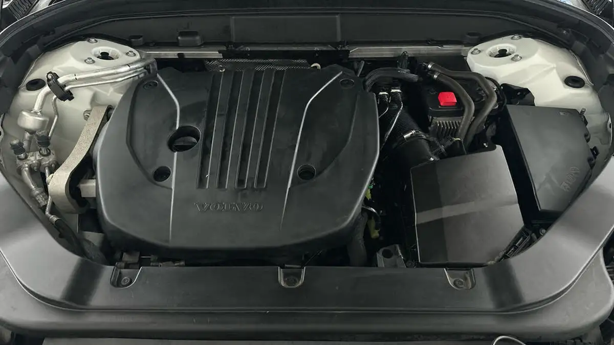 2020-volvo-xc60-20-b5-momentum-big-15