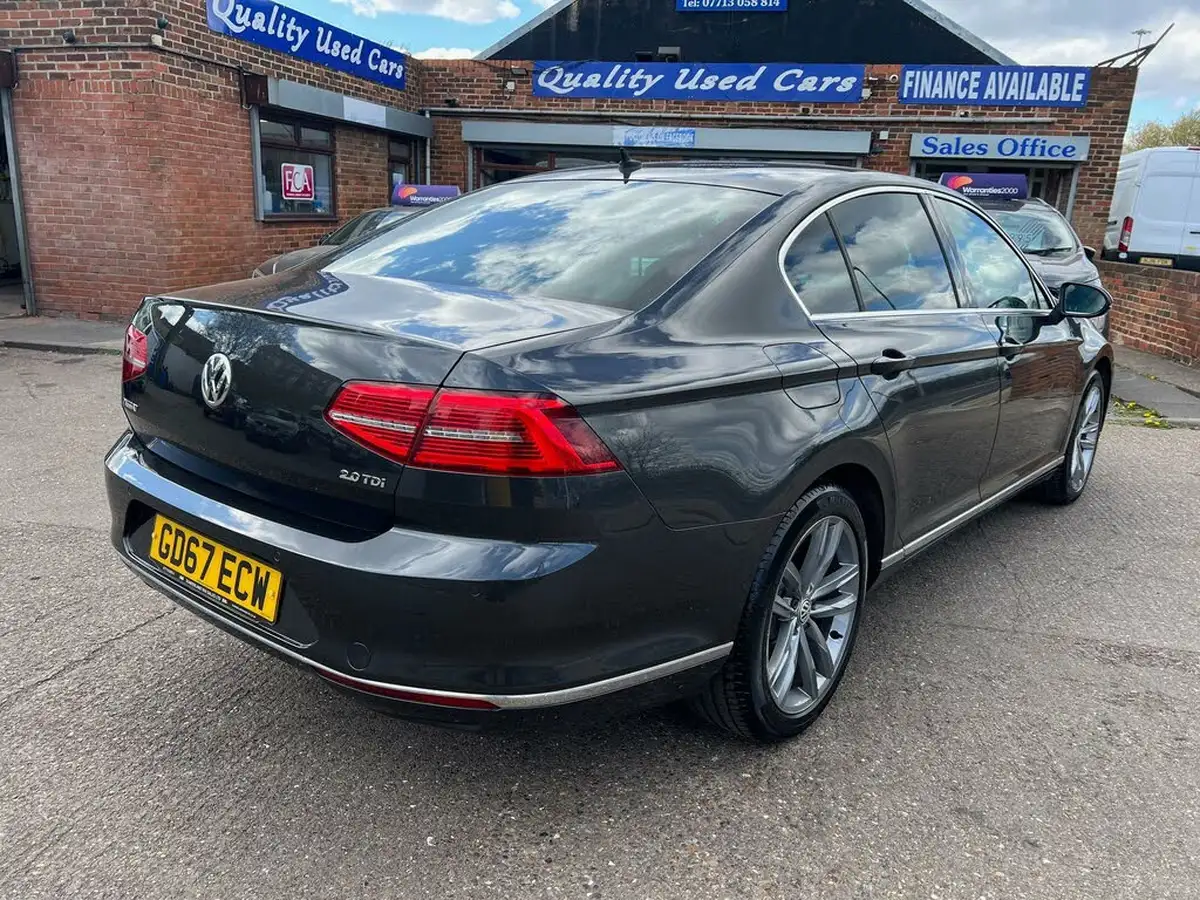 2017-volkswagen-passat-20tdi-gt-150ps-ss-saloon-4d-big-2