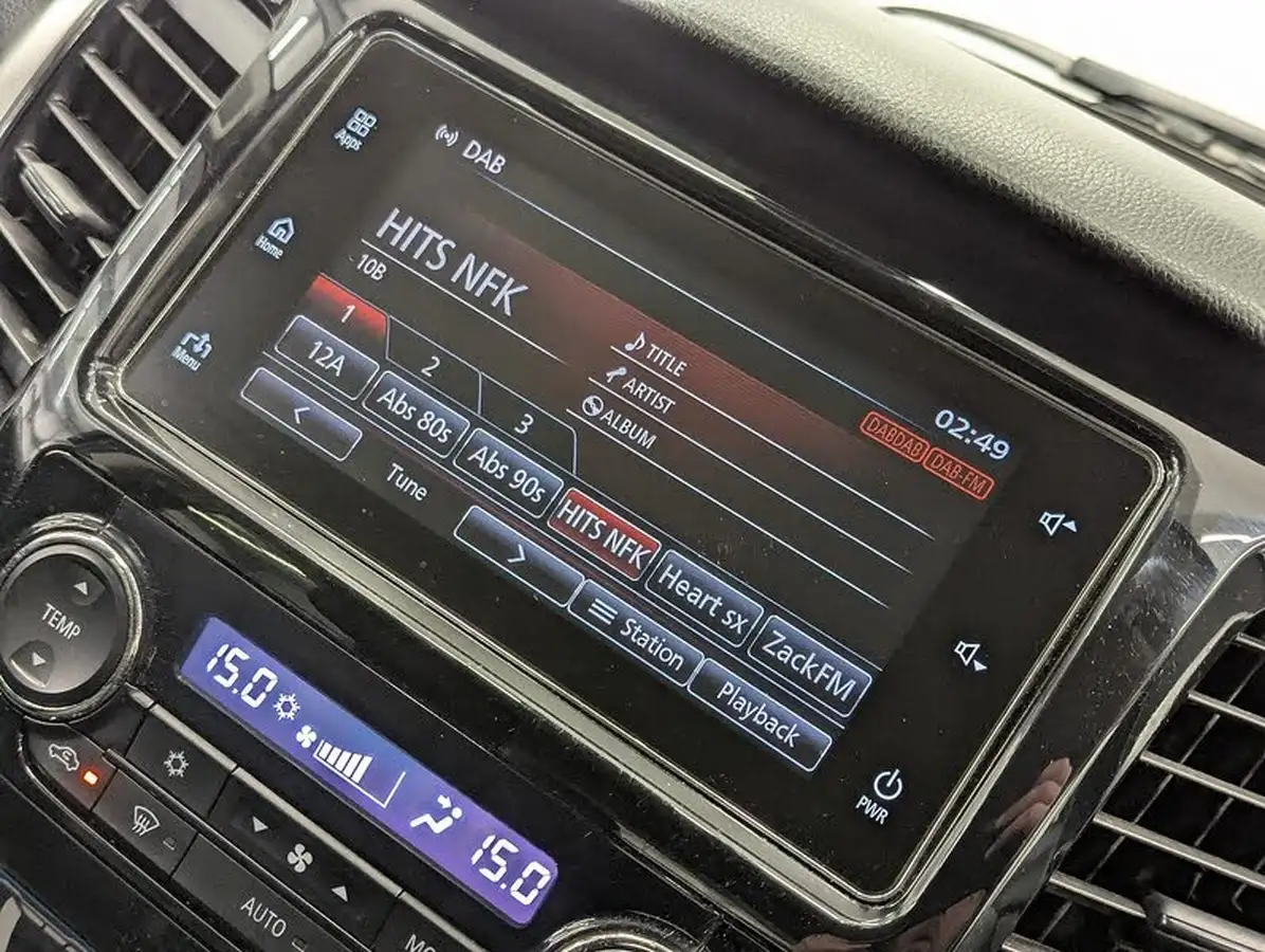 2018-mitsubishi-l200-24di-d-barbarian-sda-auto-big-26