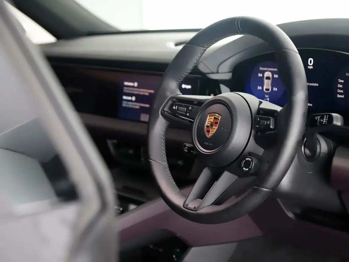 2025-porsche-macan-e-4-electric-big-8