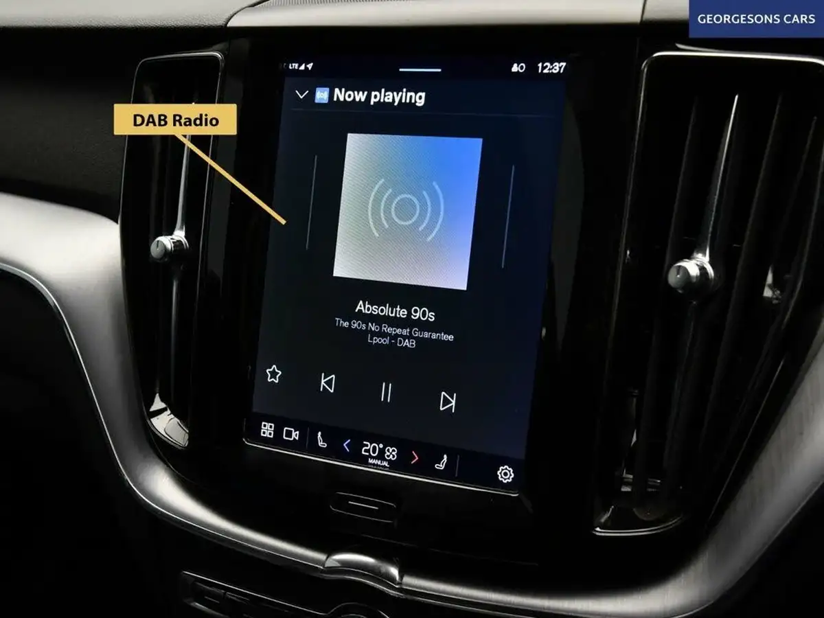 2021-volvo-xc60-20-b5-momentum-big-23