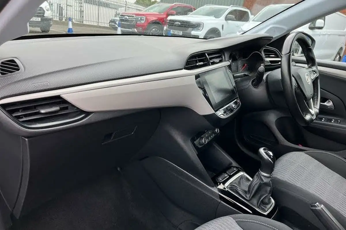 2021-vauxhall-corsa-12i-se-big-17