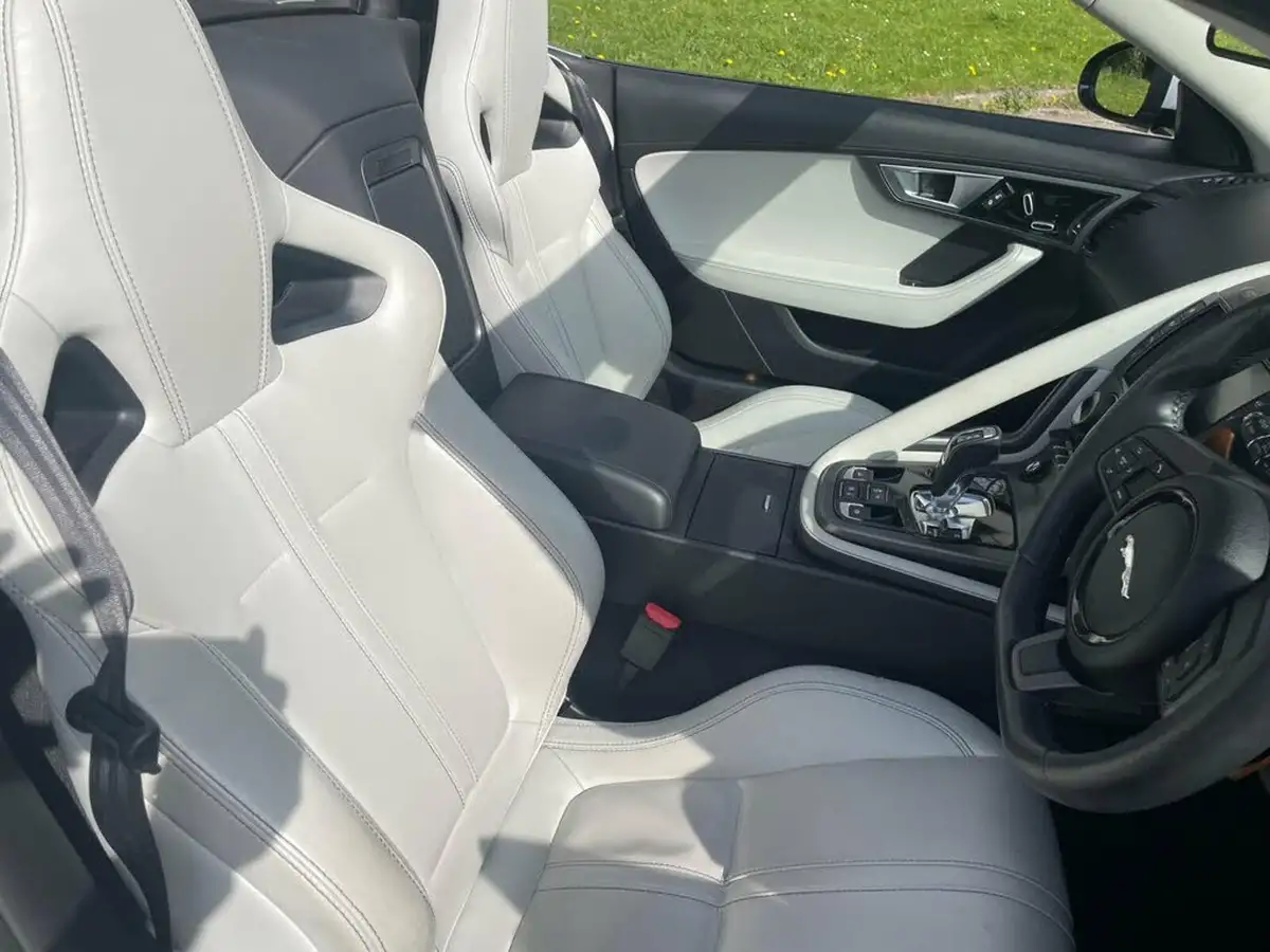 2016-jaguar-f-type-30-s-convertible-quickshift-big-3