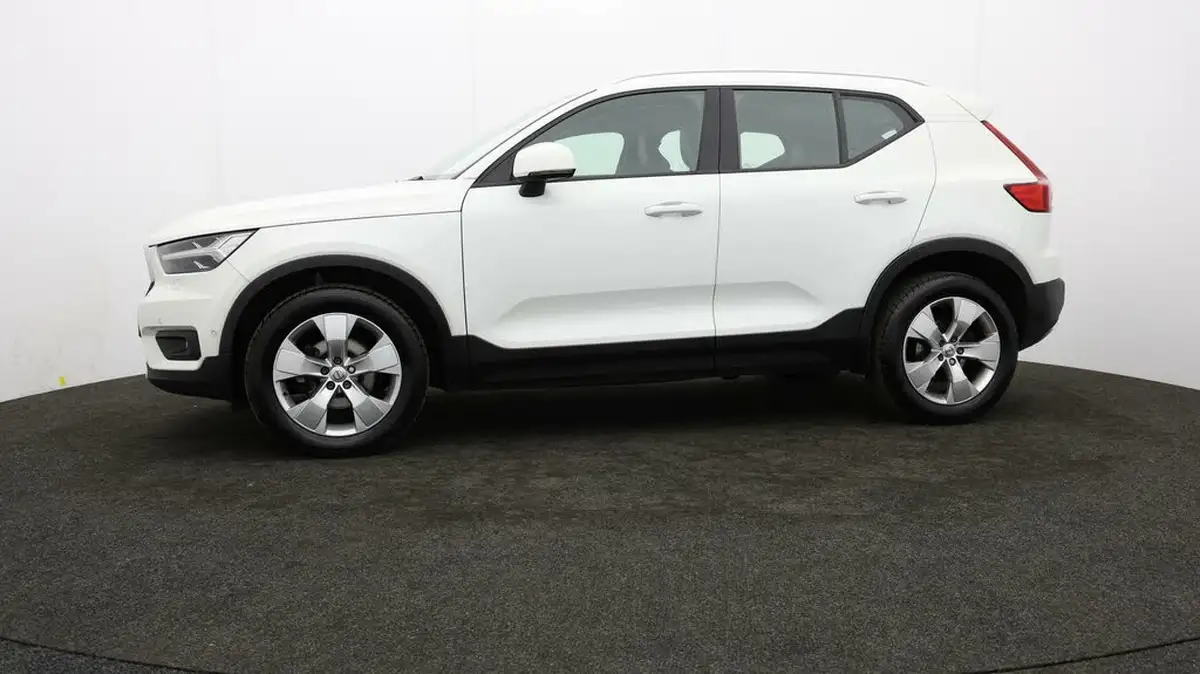 2018-volvo-xc40-20td-d3-momentum-pro-geartronic-big-58