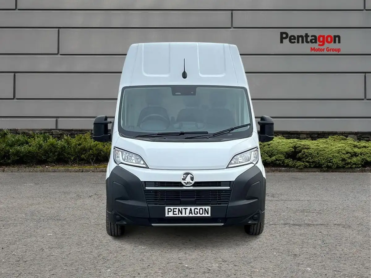 2024-vauxhall-movano-big-12