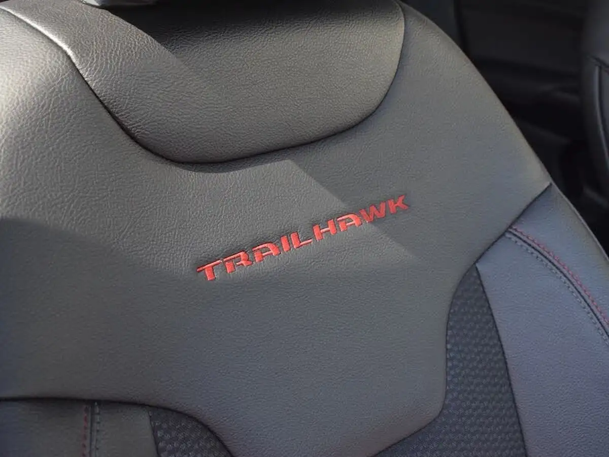 2023-jeep-compass-13-gse-trailhawk-big-12