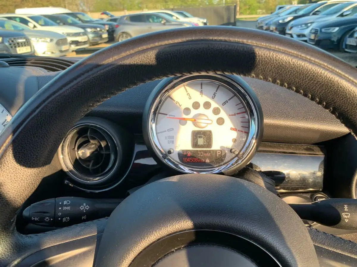 2013-mini-cooper-16-cooper-122bhp-convertible-2d-auto-big-18