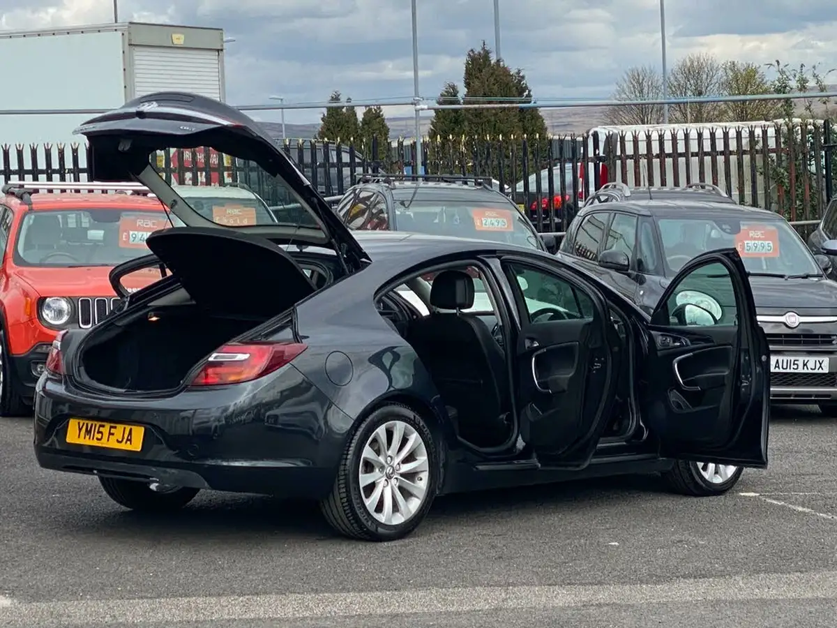 2015-vauxhall-insignia-20cdti-elite-163ps-ecoflex-ss-hatchback-5d-big-1