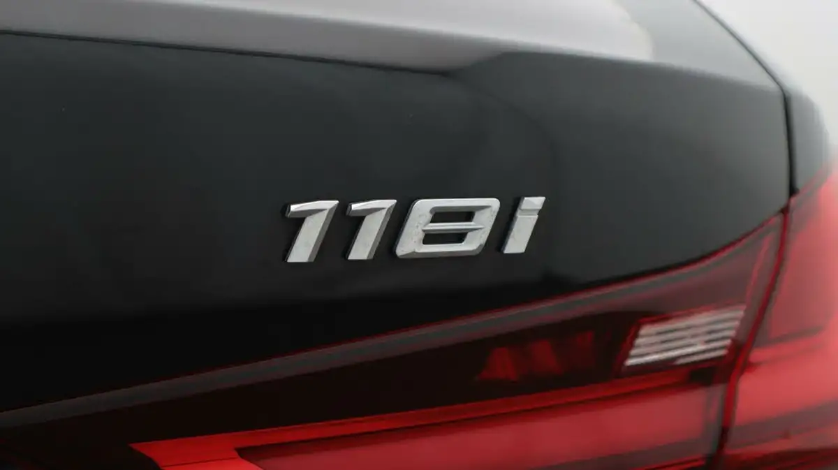 2021-bmw-1-series-15-118i-m-sport-lcp-dct-big-21